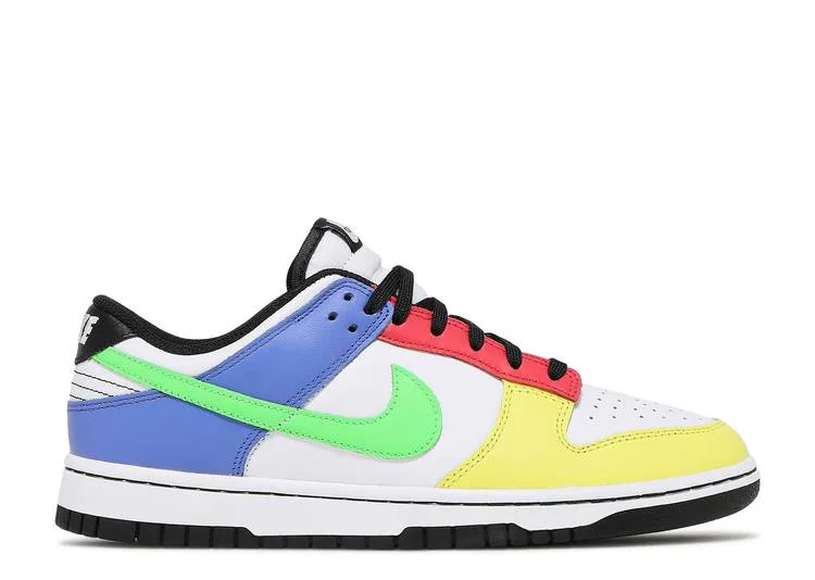 NIKE WMNS DUNK LOW 'GREEN STRIKE'
