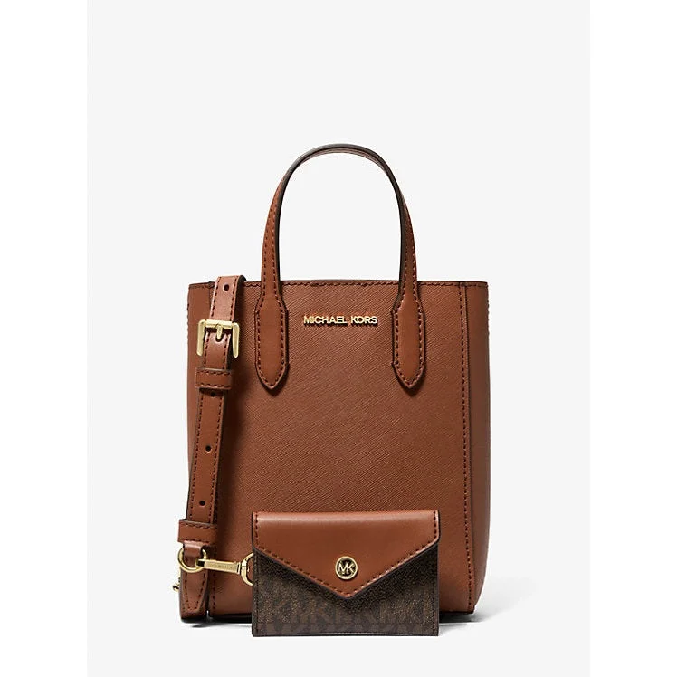 Luggage / Tan
