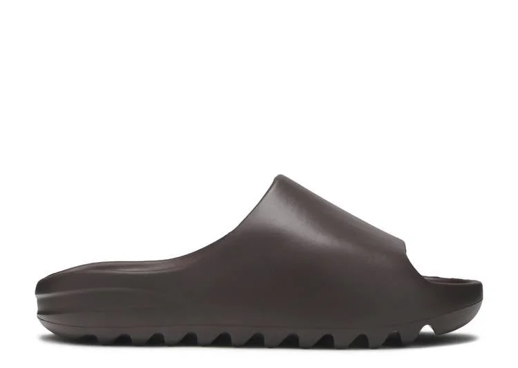 YEEZY SLIDES 'SOOT'